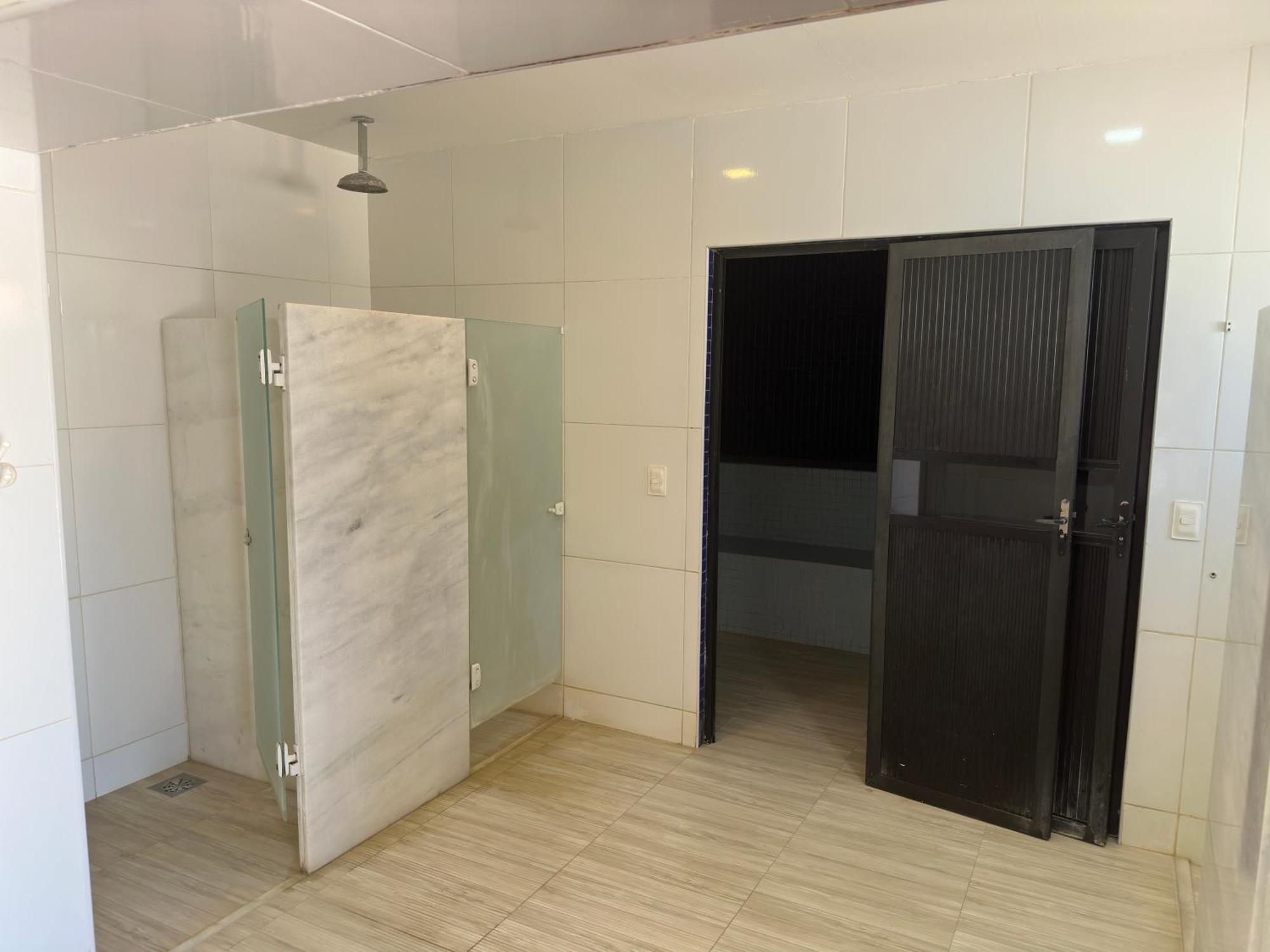 Flat Guarajuba 4 Quartos Terreo A Beira Mar - Pe Na Areia - Governanca Com Arrumadeira E Wi Fi Inclusos Camassari Экстерьер фото