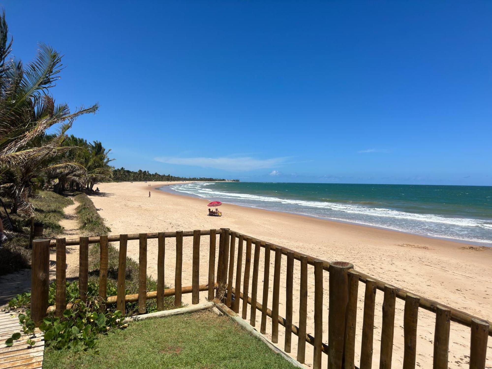 Flat Guarajuba 4 Quartos Terreo A Beira Mar - Pe Na Areia - Governanca Com Arrumadeira E Wi Fi Inclusos Camassari Экстерьер фото