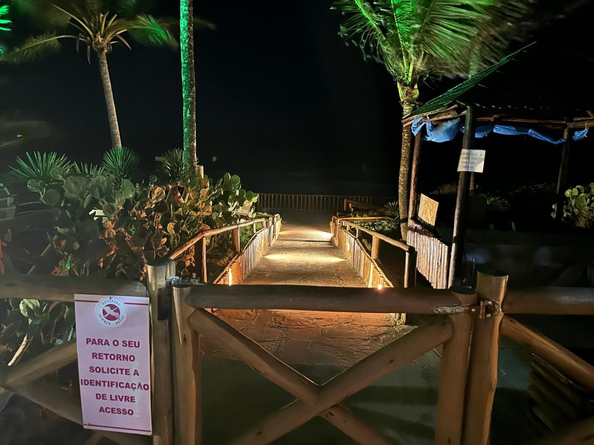 Flat Guarajuba 4 Quartos Terreo A Beira Mar - Pe Na Areia - Governanca Com Arrumadeira E Wi Fi Inclusos Camassari Экстерьер фото